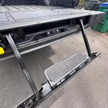 2022 Ford F-150 Lightning Lariat — photo 25