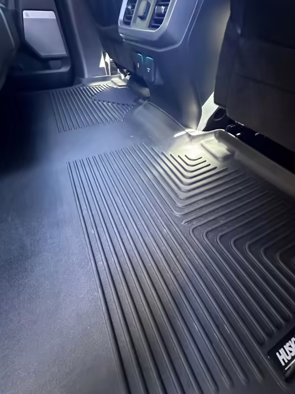 2022 Ford F-150 Lightning Lariat — photo 34