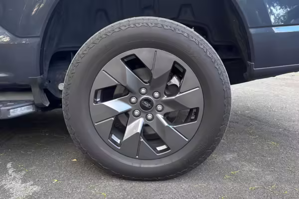 2022 Ford F-150 Lightning Lariat — photo 61