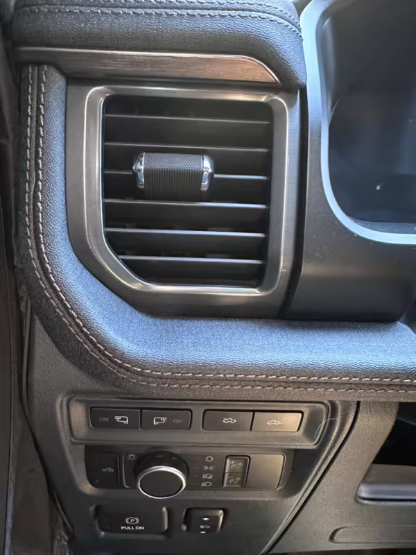 2022 Ford F-150 Lightning Lariat — photo 65