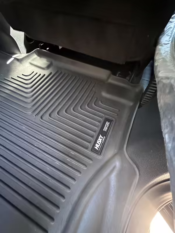 2022 Ford F-150 Lightning Lariat — photo 76