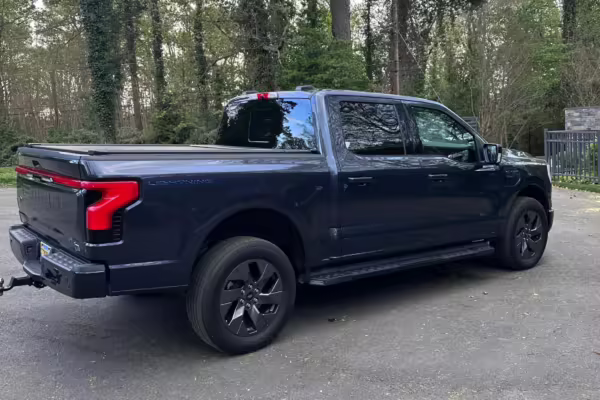 2022 Ford F-150 Lightning Lariat — photo 77