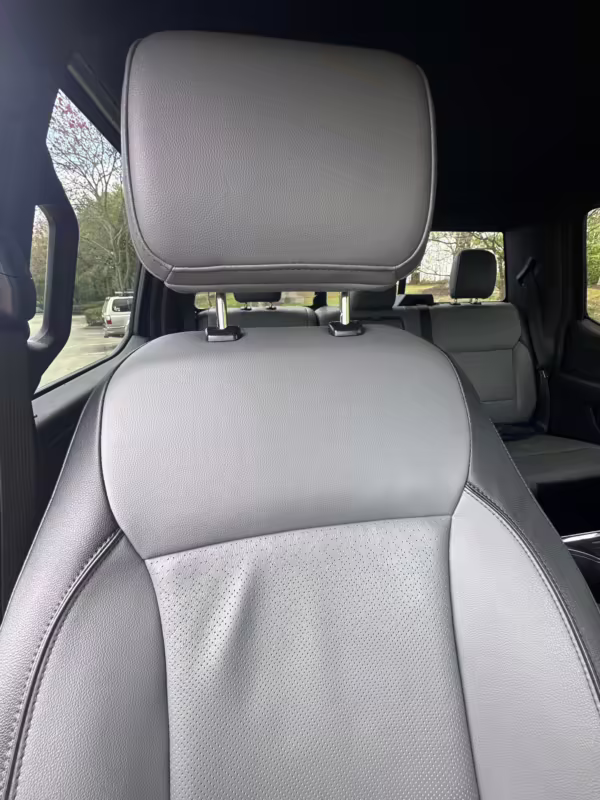 2022 Ford F-150 Lightning Lariat — photo 90