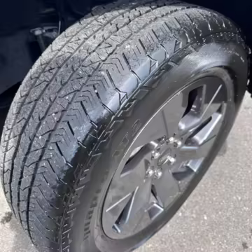 2022 Ford F-150 Lightning Lariat — photo 101