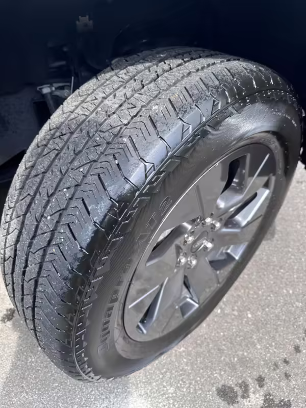 2022 Ford F-150 Lightning Lariat — photo 101