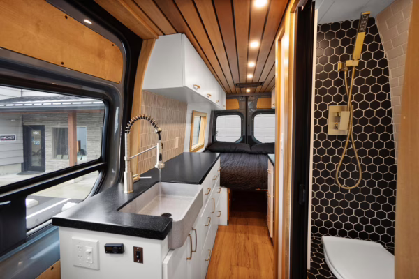 2022 Mercedes-Benz Sprinter 3500 — photo 33