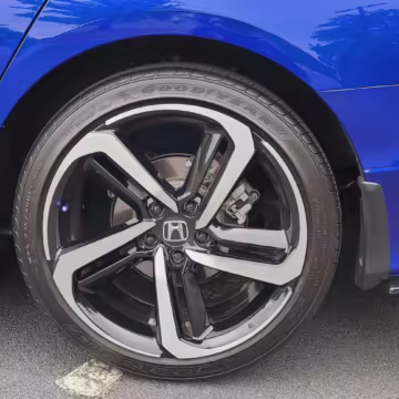 2019 Honda Accord — photo 8