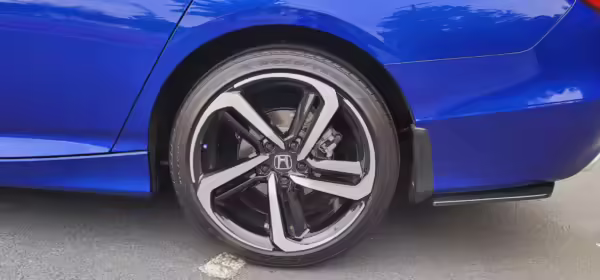 2019 Honda Accord — photo 8