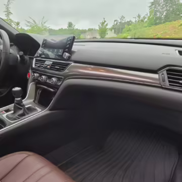 2019 Honda Accord — photo 27