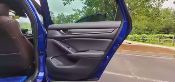 2019 Honda Accord — photo 34