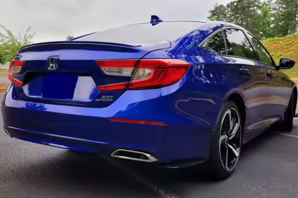 2019 Honda Accord — photo 2