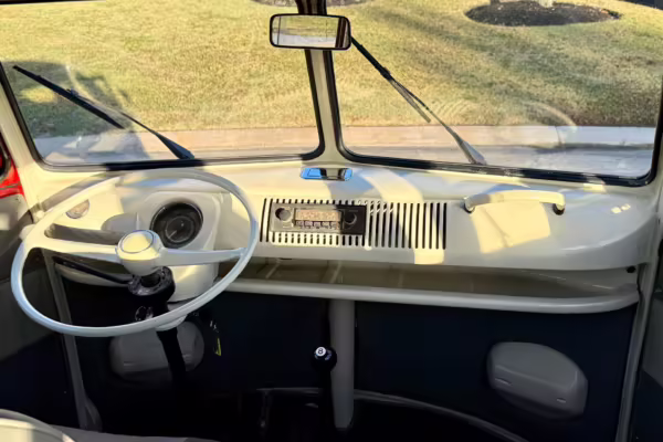 1975 Volkswagen Bus — photo 28
