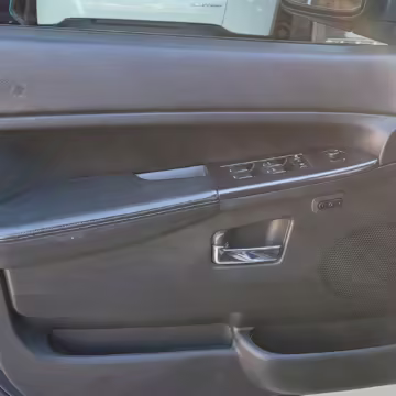 2009 Jeep Grand Cherokee SRT8 — photo 32