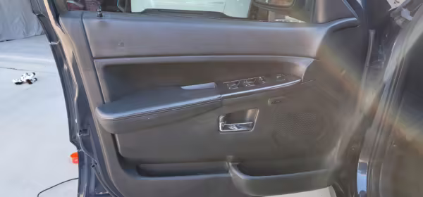 2009 Jeep Grand Cherokee SRT8 — photo 32
