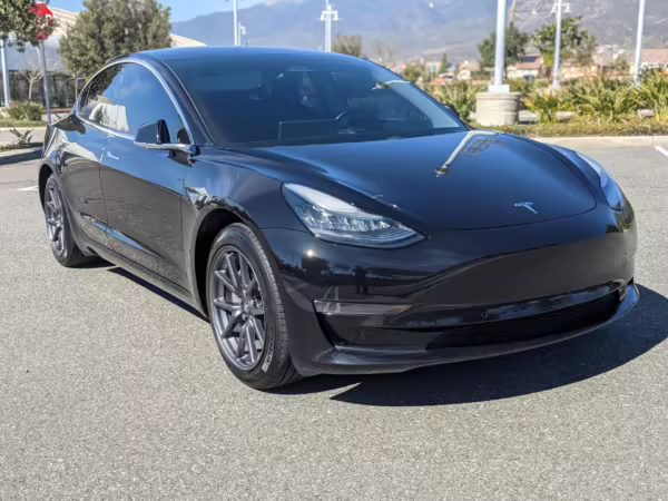 2018 Tesla Model 3 Long Range — photo 11