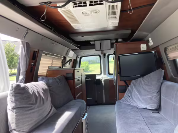 2010 Chevrolet Express 3500 Sportsmobile — photo 20