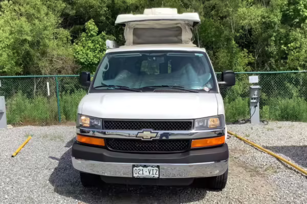 2010 Chevrolet Express 3500 Sportsmobile — photo 3