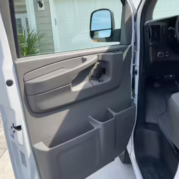 2010 Chevrolet Express 3500 Sportsmobile — photo 35