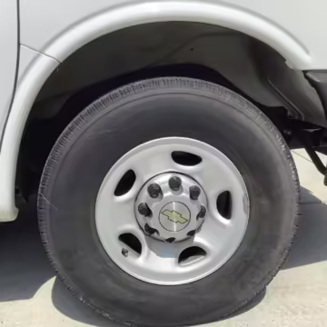 2010 Chevrolet Express 3500 Sportsmobile — photo 7