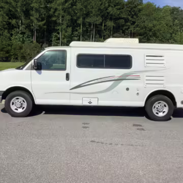 2010 Chevrolet Express 3500 Sportsmobile — photo 10