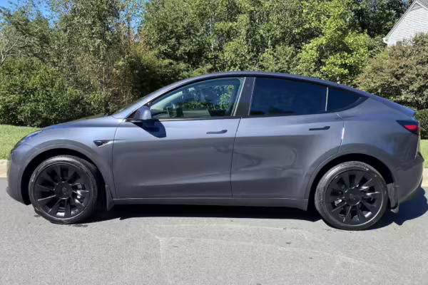 2022 Tesla Model Y Long Range AWD — photo 4