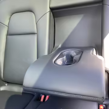 2022 Tesla Model Y Long Range AWD — photo 29