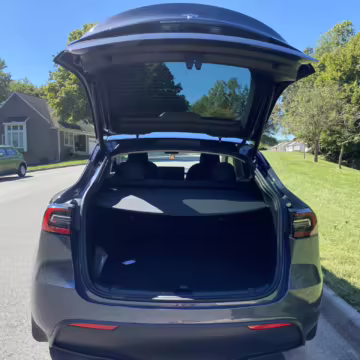 2022 Tesla Model Y Long Range AWD — photo 30