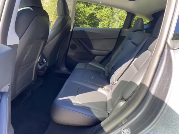 2022 Tesla Model Y Long Range AWD — photo 34