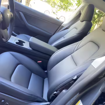 2022 Tesla Model Y Long Range AWD — photo 38