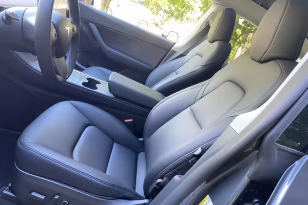 2022 Tesla Model Y Long Range AWD — photo 38