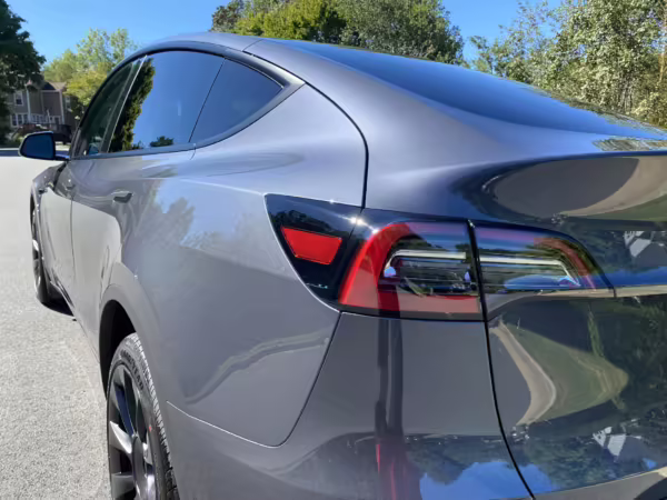 2022 Tesla Model Y Long Range AWD — photo 20