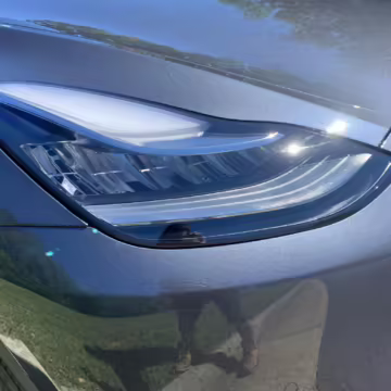 2022 Tesla Model Y Long Range AWD — photo 3
