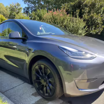2022 Tesla Model Y Long Range AWD — photo 9