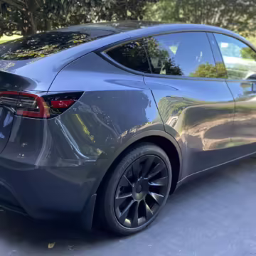 2022 Tesla Model Y Long Range AWD — photo 15