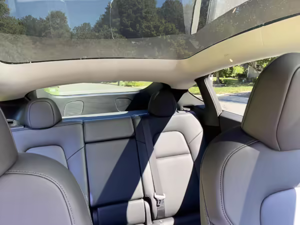 2022 Tesla Model Y Long Range AWD — photo 47