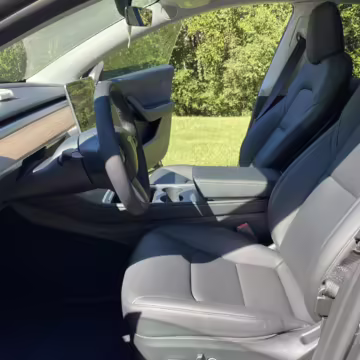 2022 Tesla Model Y Long Range AWD — photo 48