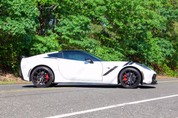 2015 Chevrolet Corvette Stingray Z51 Coupe — photo 24
