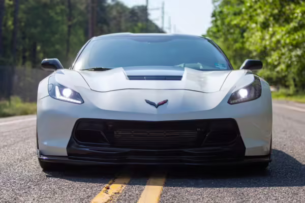 2015 Chevrolet Corvette Stingray Z51 Coupe — photo 2