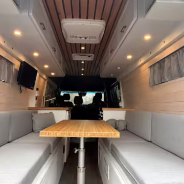 2020 Mercedes-Benz Sprinter 2500 — photo 28