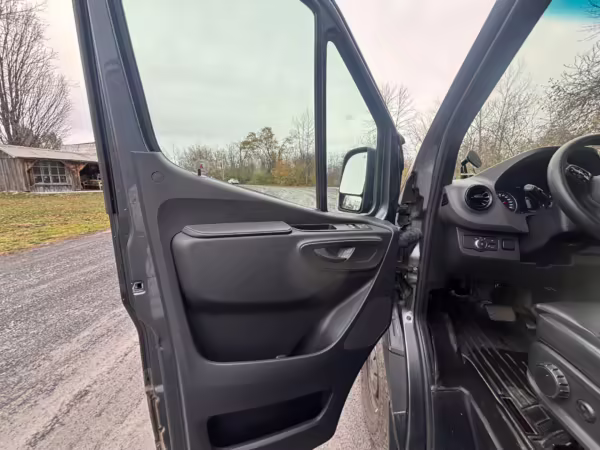 2020 Mercedes-Benz Sprinter 2500 — photo 47