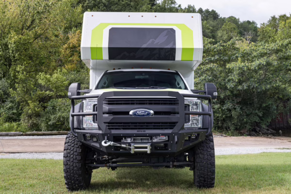 2017 Ford F-550 Super Duty XLT 4×4 Grid Camper — photo 3