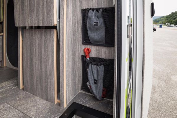 2017 Ford F-550 Super Duty XLT 4×4 Grid Camper — photo 41
