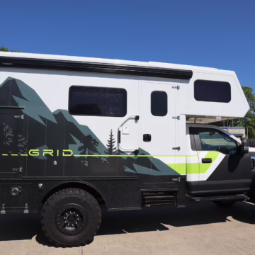 2017 Ford F-550 Super Duty XLT 4×4 Grid Camper — photo 7