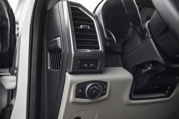2017 Ford F-550 Super Duty XLT 4×4 Grid Camper — photo 59