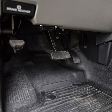 2017 Ford F-550 Super Duty XLT 4×4 Grid Camper — photo 80