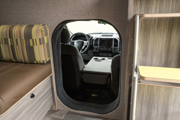 2017 Ford F-550 Super Duty XLT 4×4 Grid Camper — photo 39