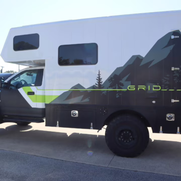 2017 Ford F-550 Super Duty XLT 4×4 Grid Camper — photo 10