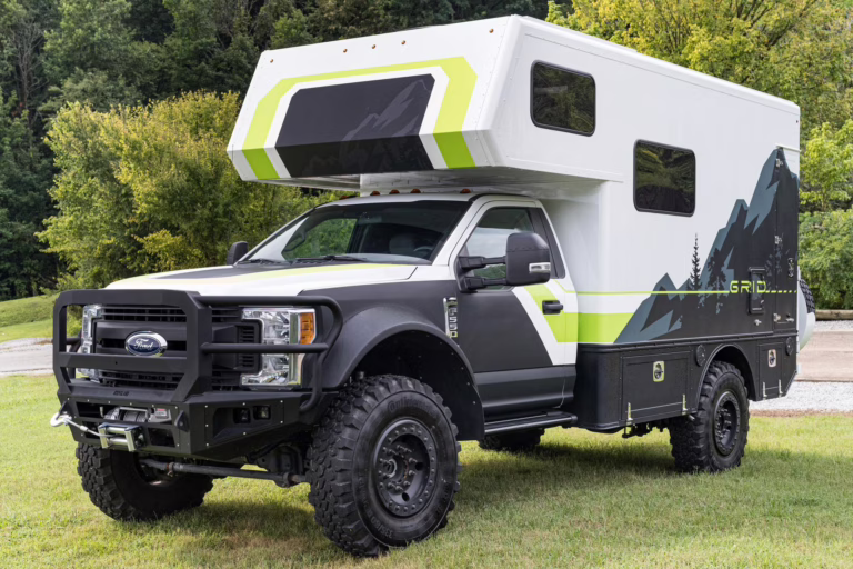 2017 Ford F-550 Super Duty XLT 4×4 Grid Camper
