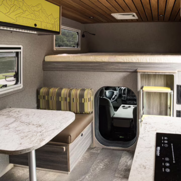 2017 Ford F-550 Super Duty XLT 4×4 Grid Camper — photo 64