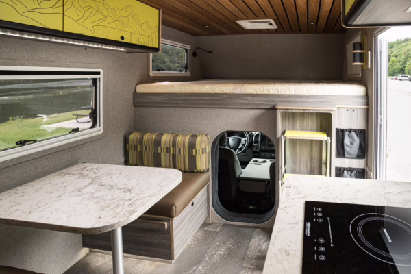 2017 Ford F-550 Super Duty XLT 4×4 Grid Camper — photo 64